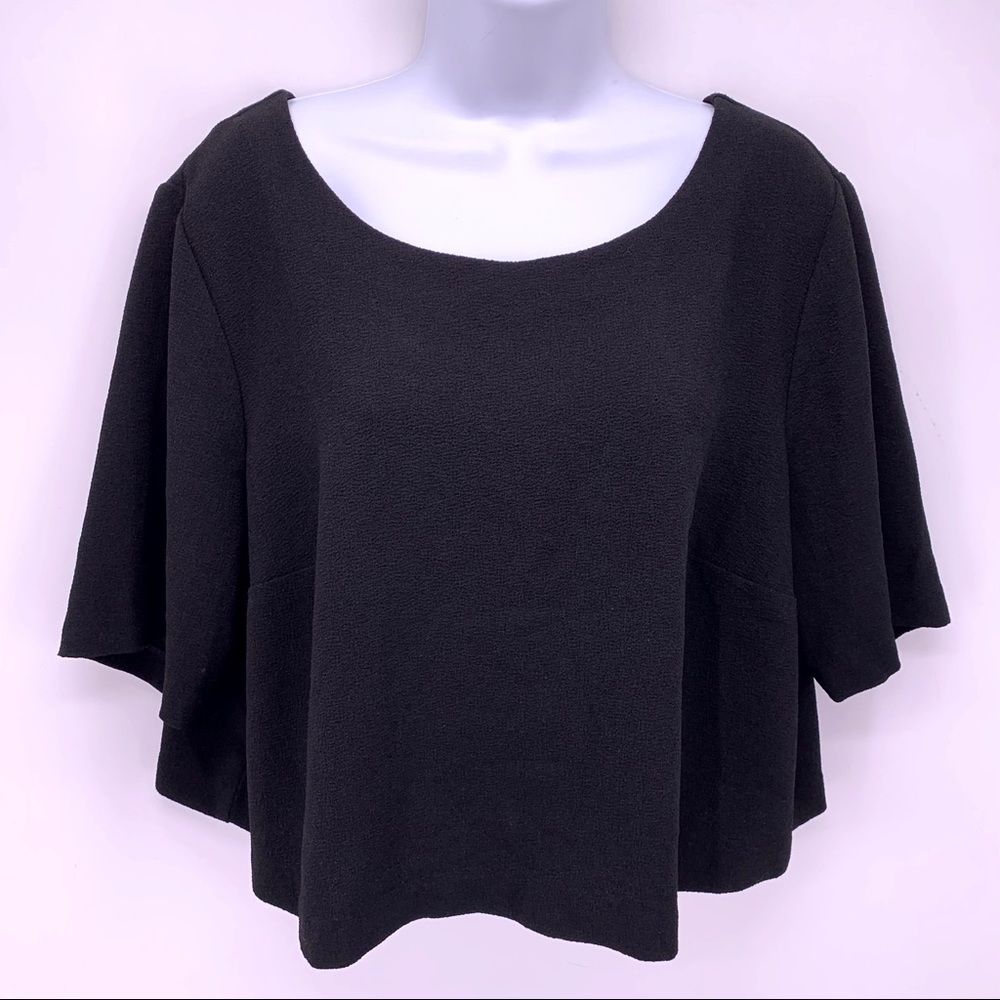 Torrid Black Short Sleeve Cropped Bow Back Top Size 1